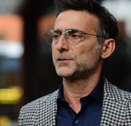 Cem Bender, care joacă rolul Oltan în serialul turcesc „Minciuni de familie”, apariție de senzație în mediul online! Iată cum arăta celebrul actor în urmă cu trei decenii